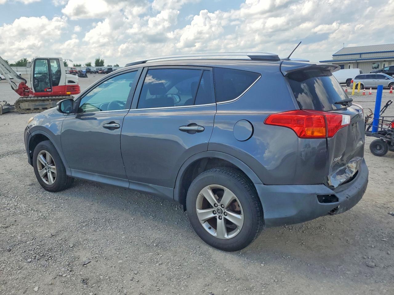 2015 TOYOTA RAV4 XLE — снимка 2