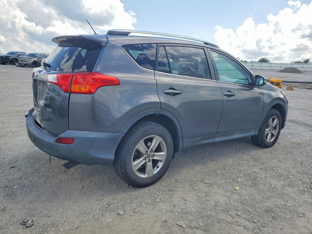 2015 TOYOTA RAV4 XLE — снимка 3