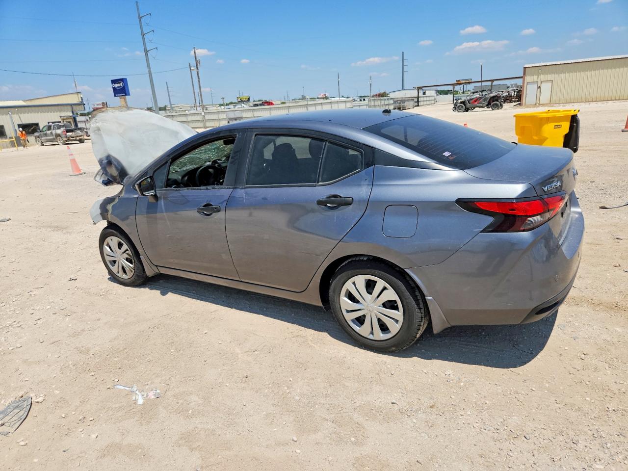 2020 NISSAN VERSA S — снимка 2