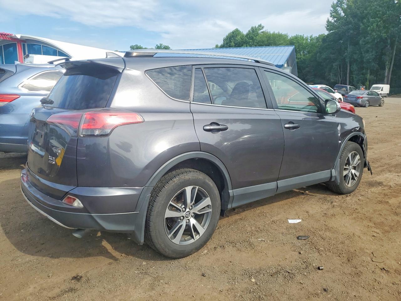 2018 TOYOTA RAV4 XLE — снимка 3