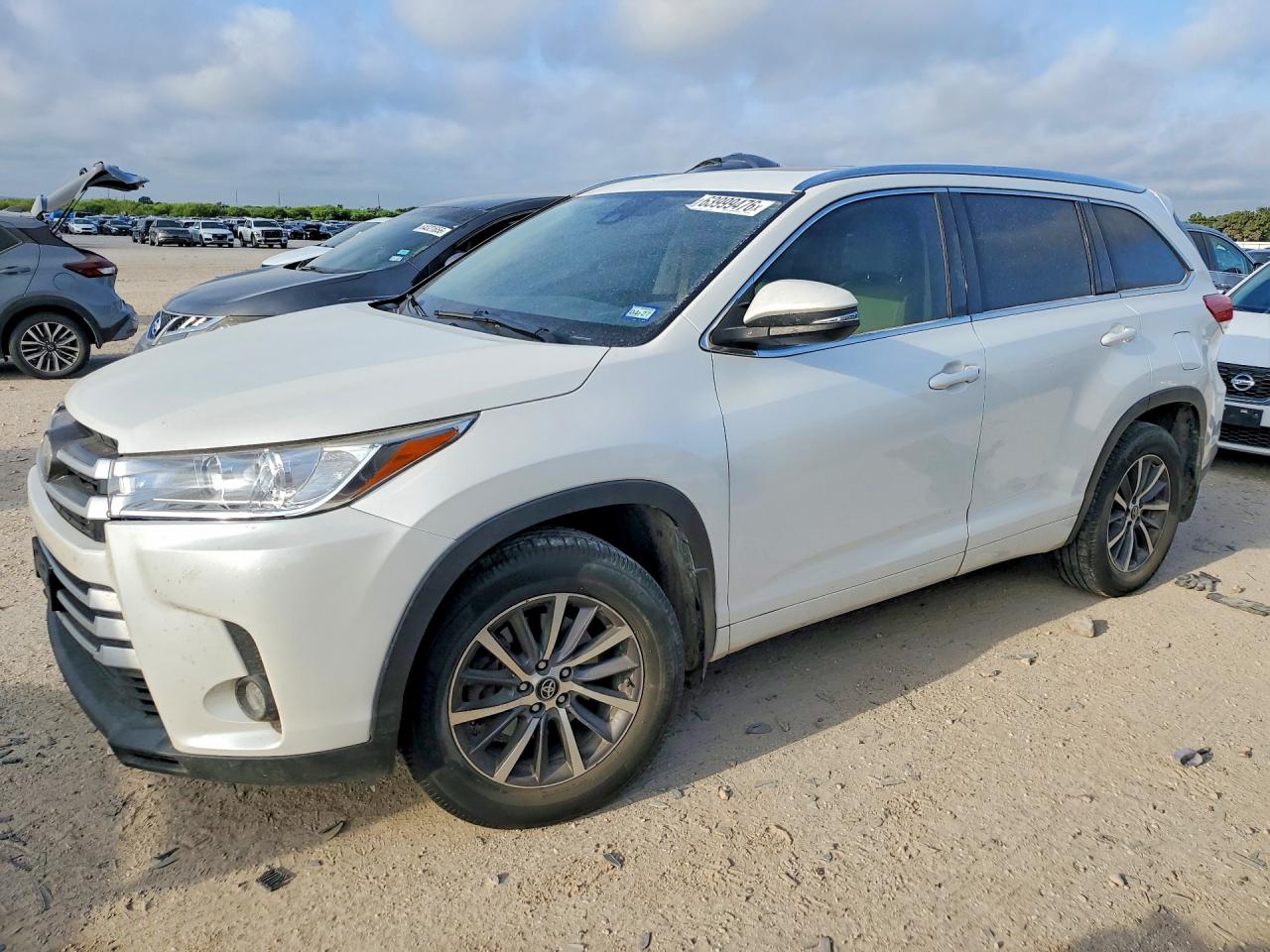 2017 TOYOTA HIGHLANDER XLE