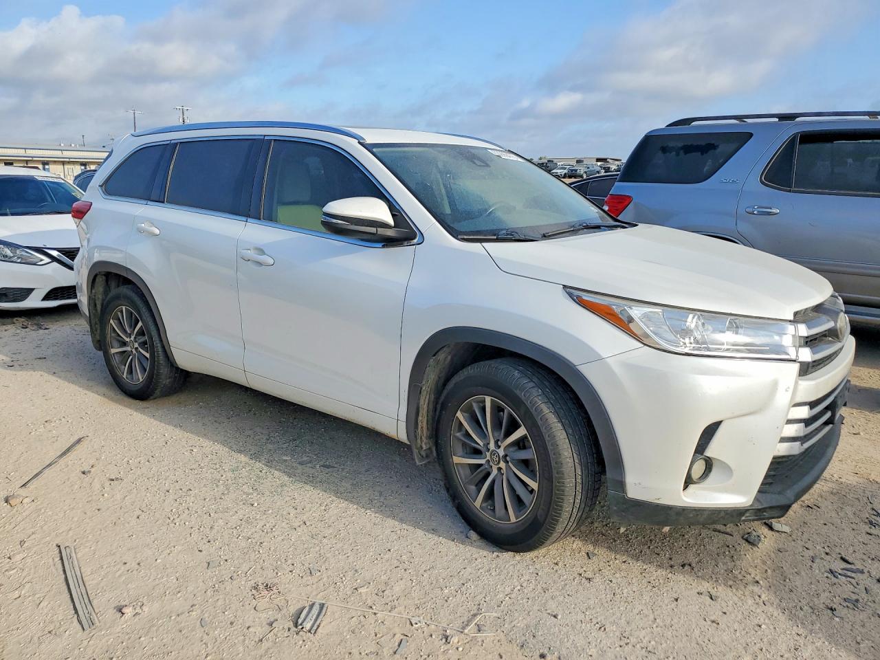 2017 TOYOTA HIGHLANDER XLE — снимка 4