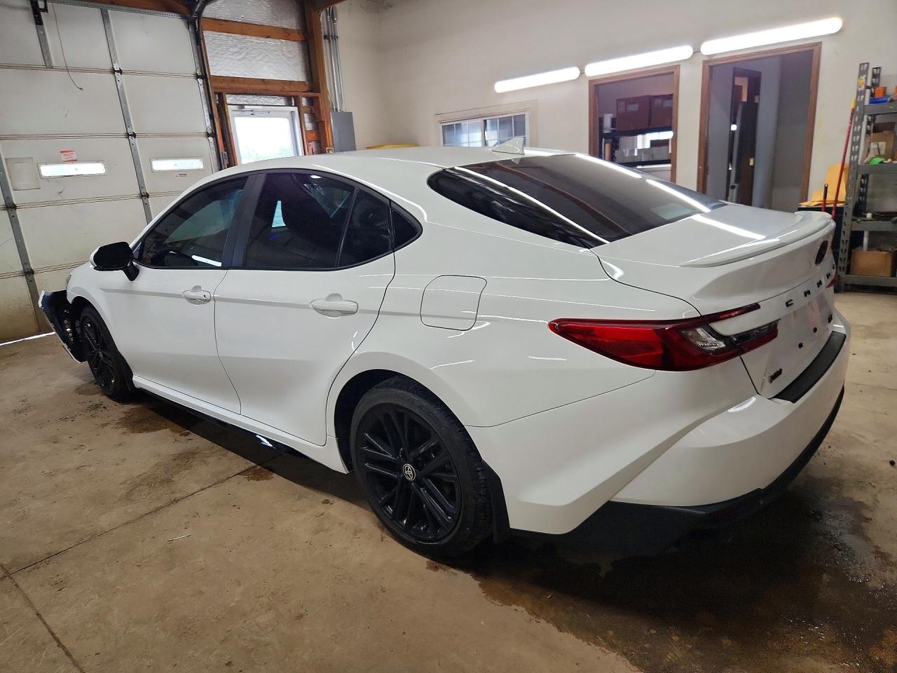 2025 TOYOTA CAMRY SE — снимка 2