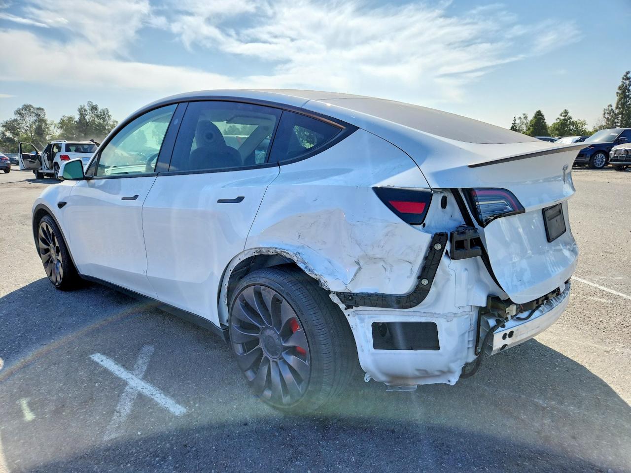 2024 TESLA MODEL Y — снимка 2