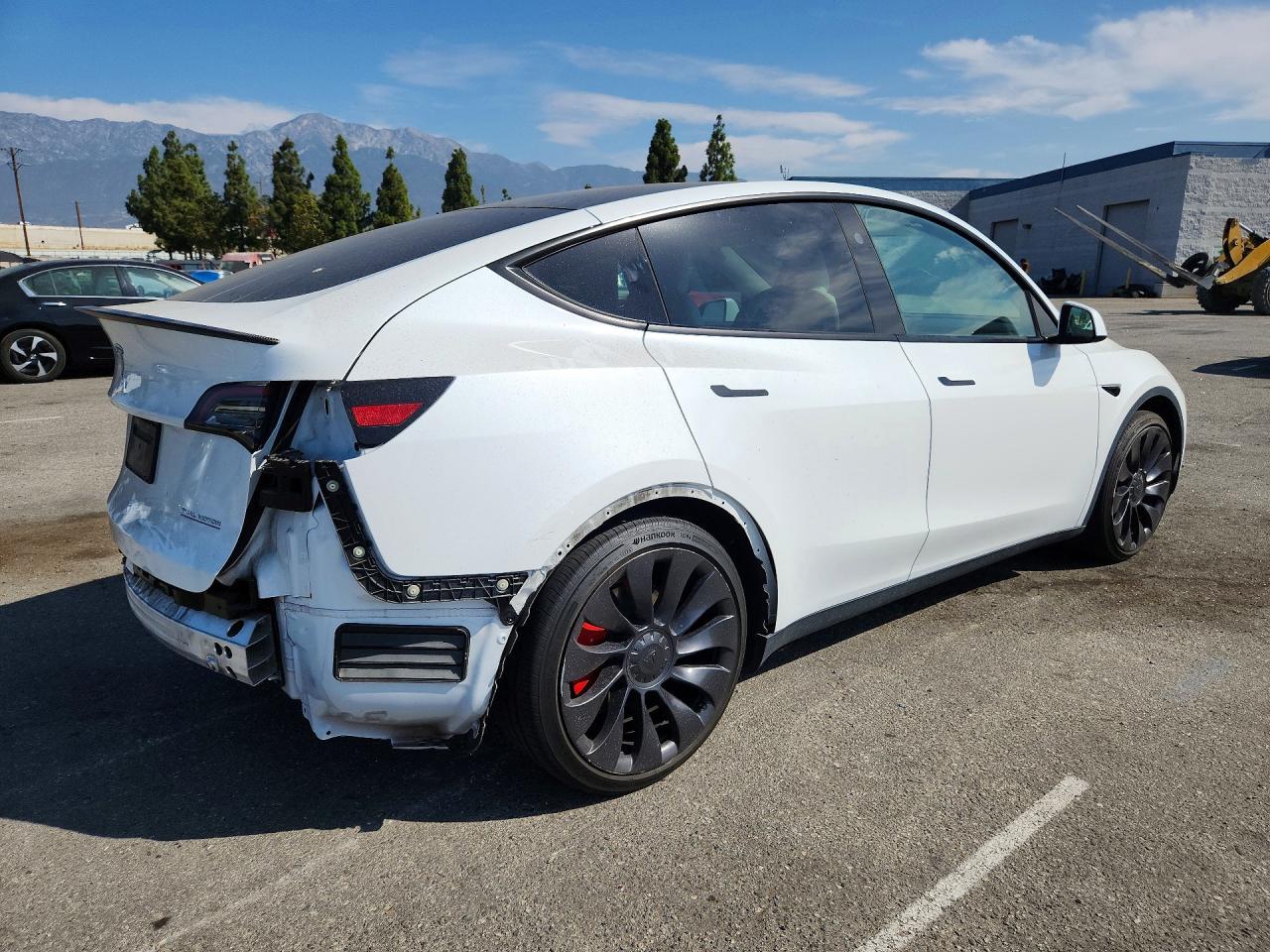 2024 TESLA MODEL Y — снимка 3