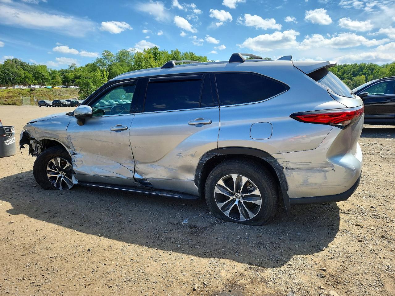 2022 TOYOTA HIGHLANDER XLE — снимка 2