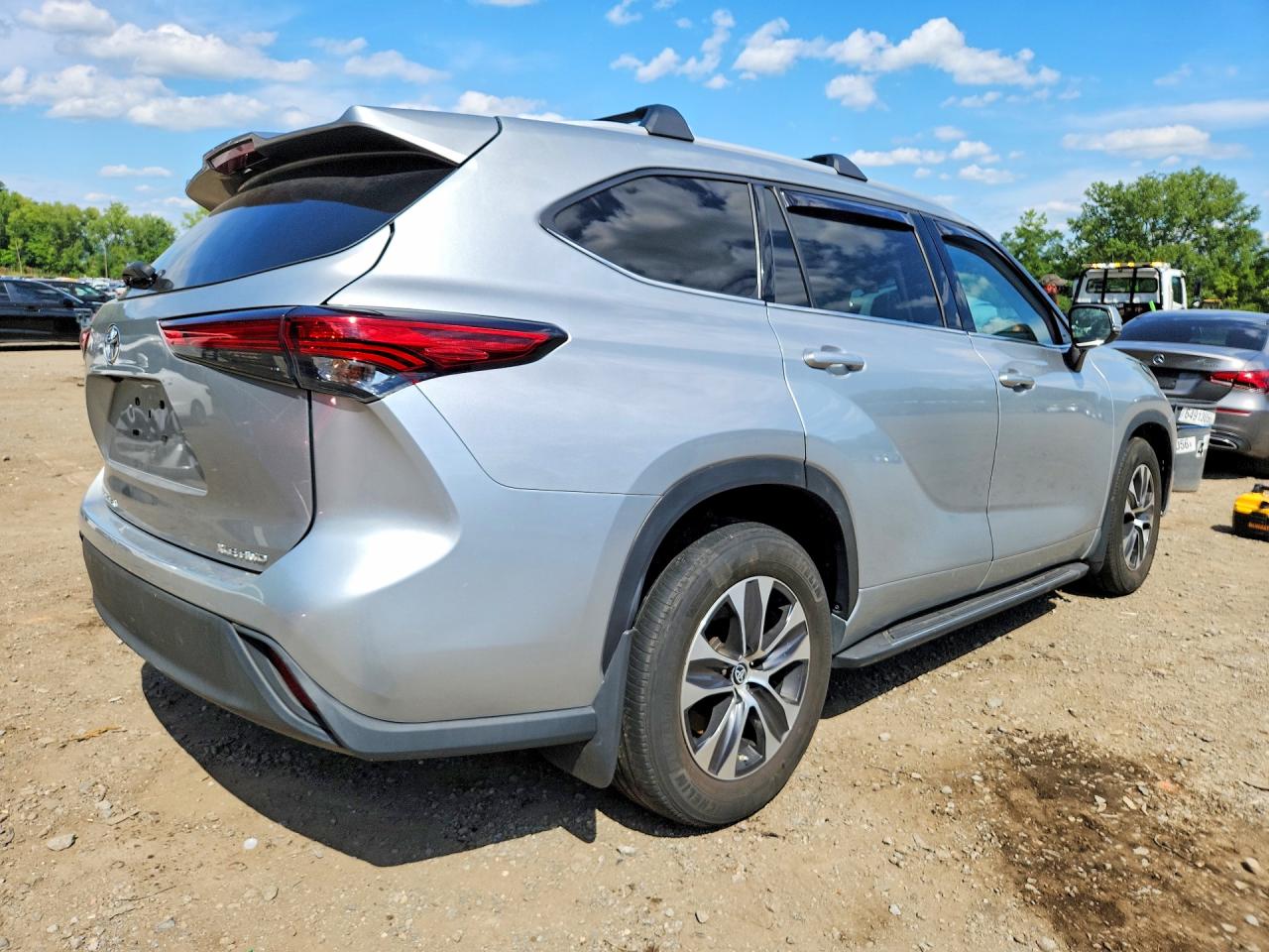 2022 TOYOTA HIGHLANDER XLE — снимка 3