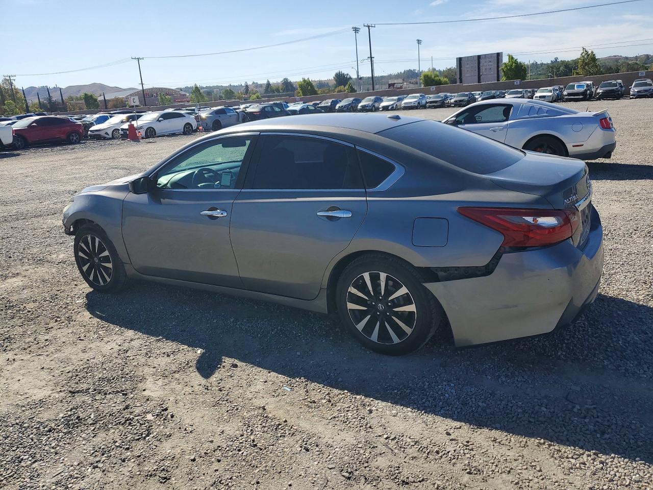 2018 NISSAN ALTIMA 2.5 SV — снимка 2