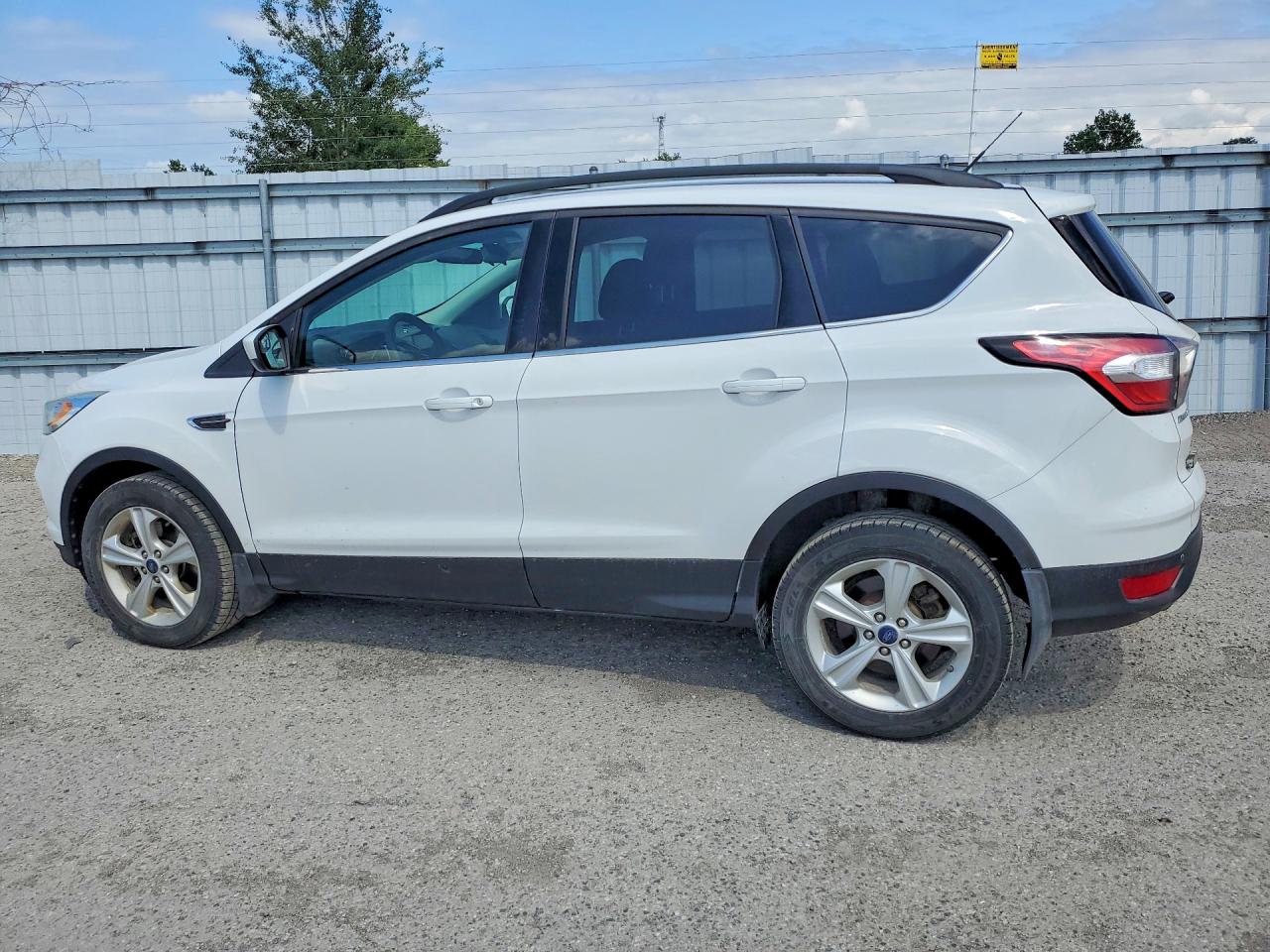 2017 FORD ESCAPE SE — снимка 2
