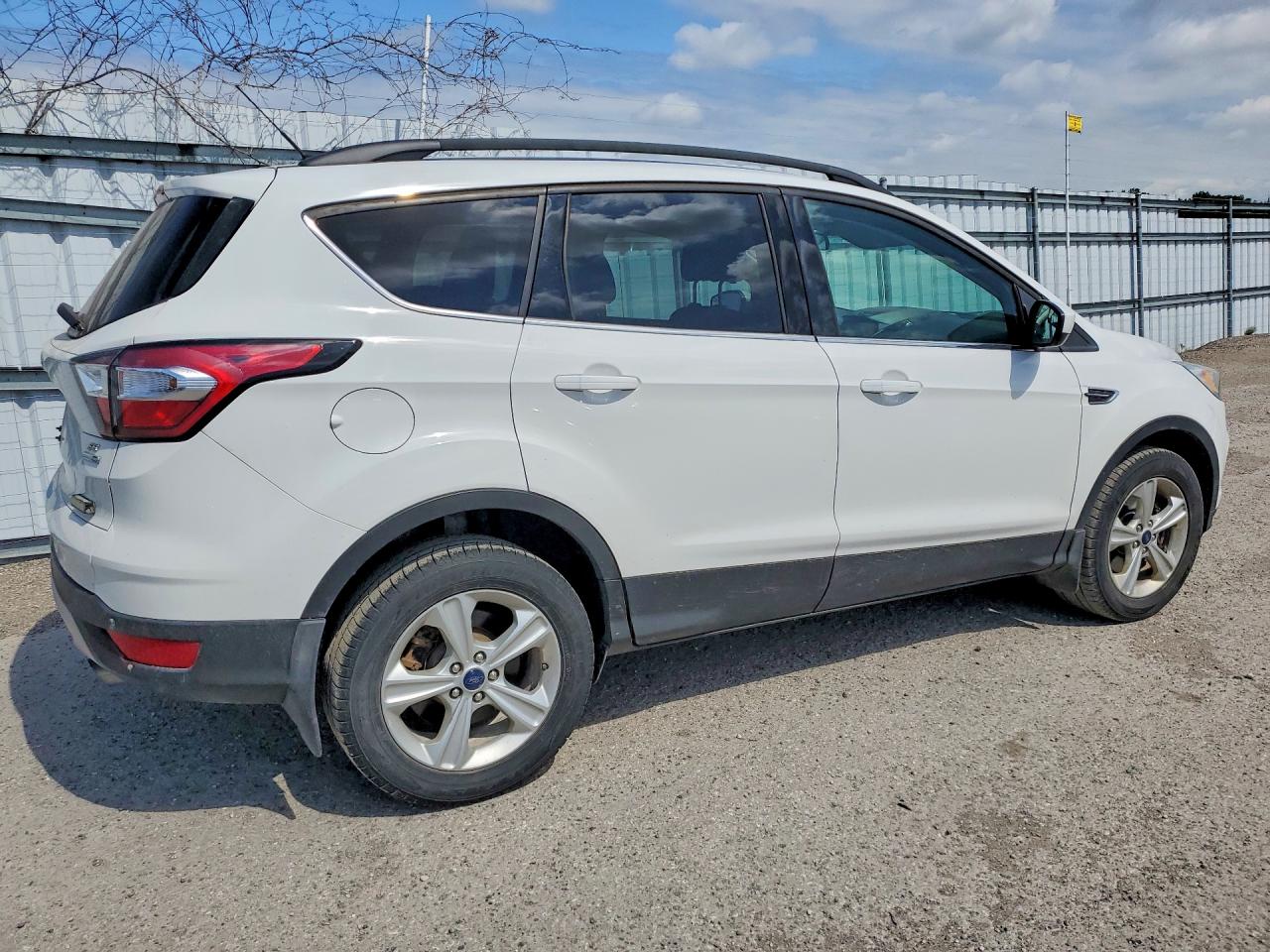 2017 FORD ESCAPE SE — снимка 3