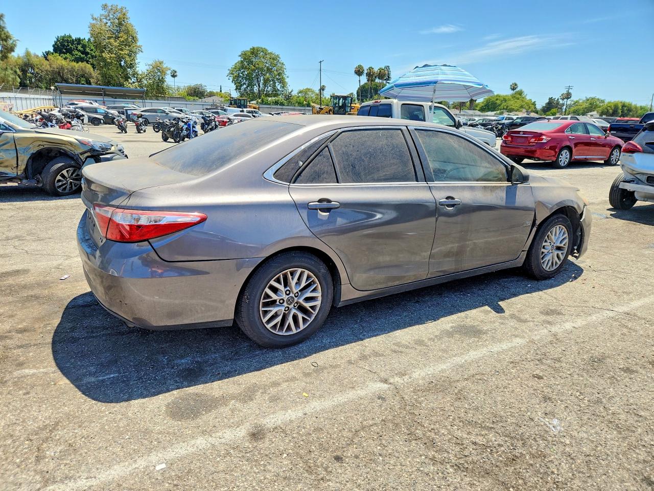 2016 TOYOTA CAMRY LE — снимка 3