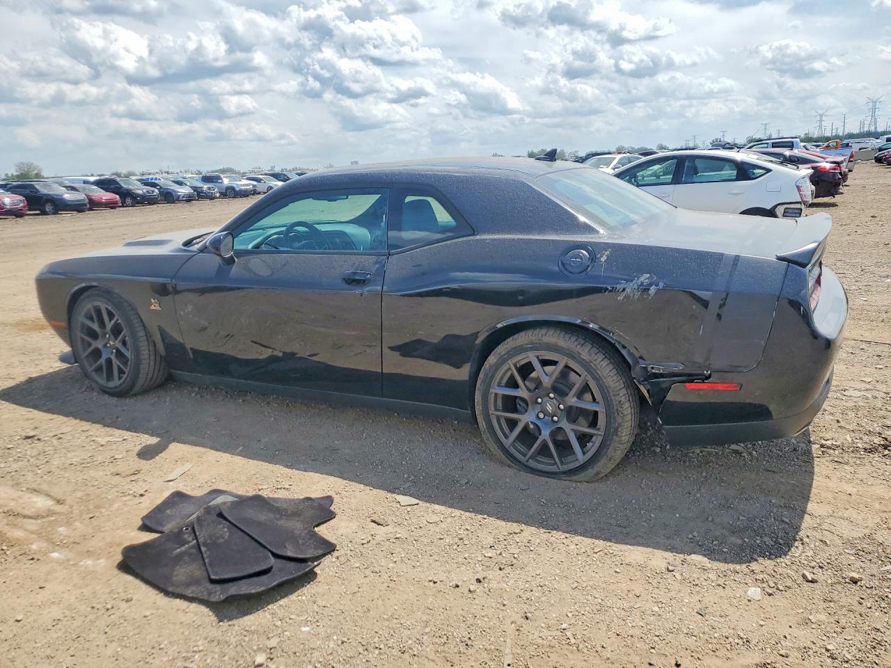 2017 DODGE CHALLENGER R — снимка 2