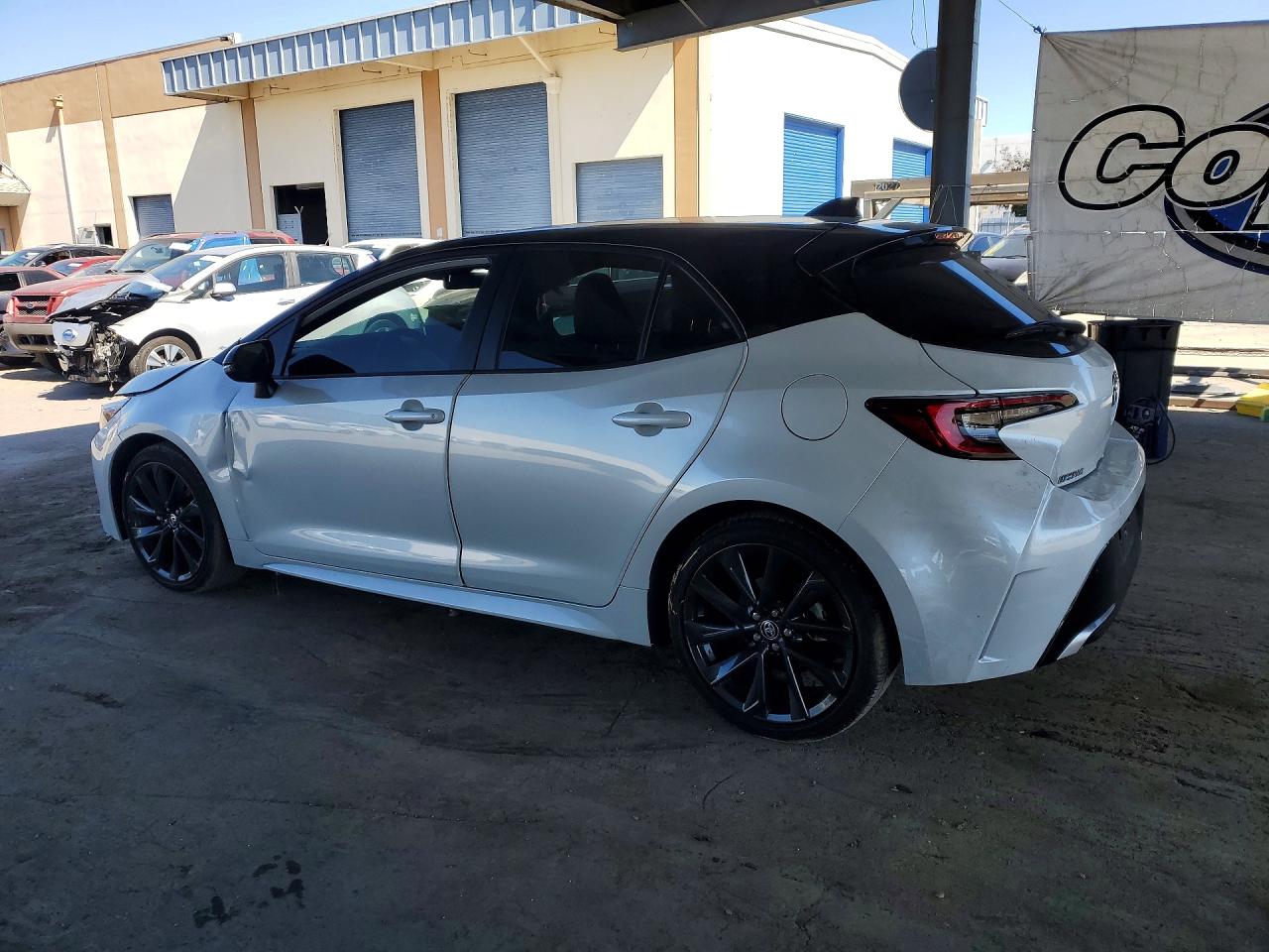 2025 TOYOTA COROLLA XSE — снимка 2