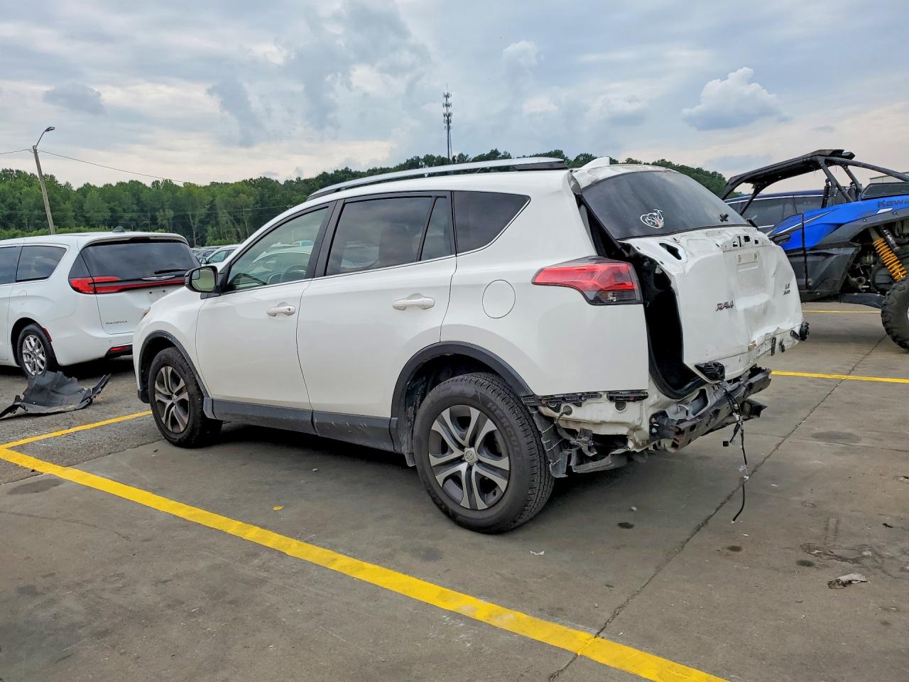 2016 TOYOTA RAV4 LE — снимка 2