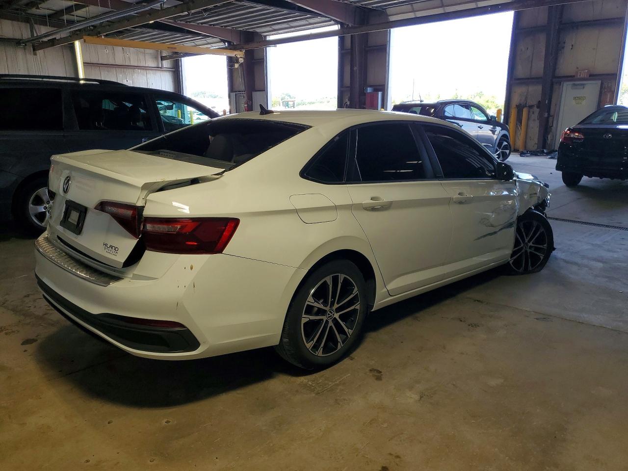 2024 VOLKSWAGEN JETTA SPORT — снимка 3