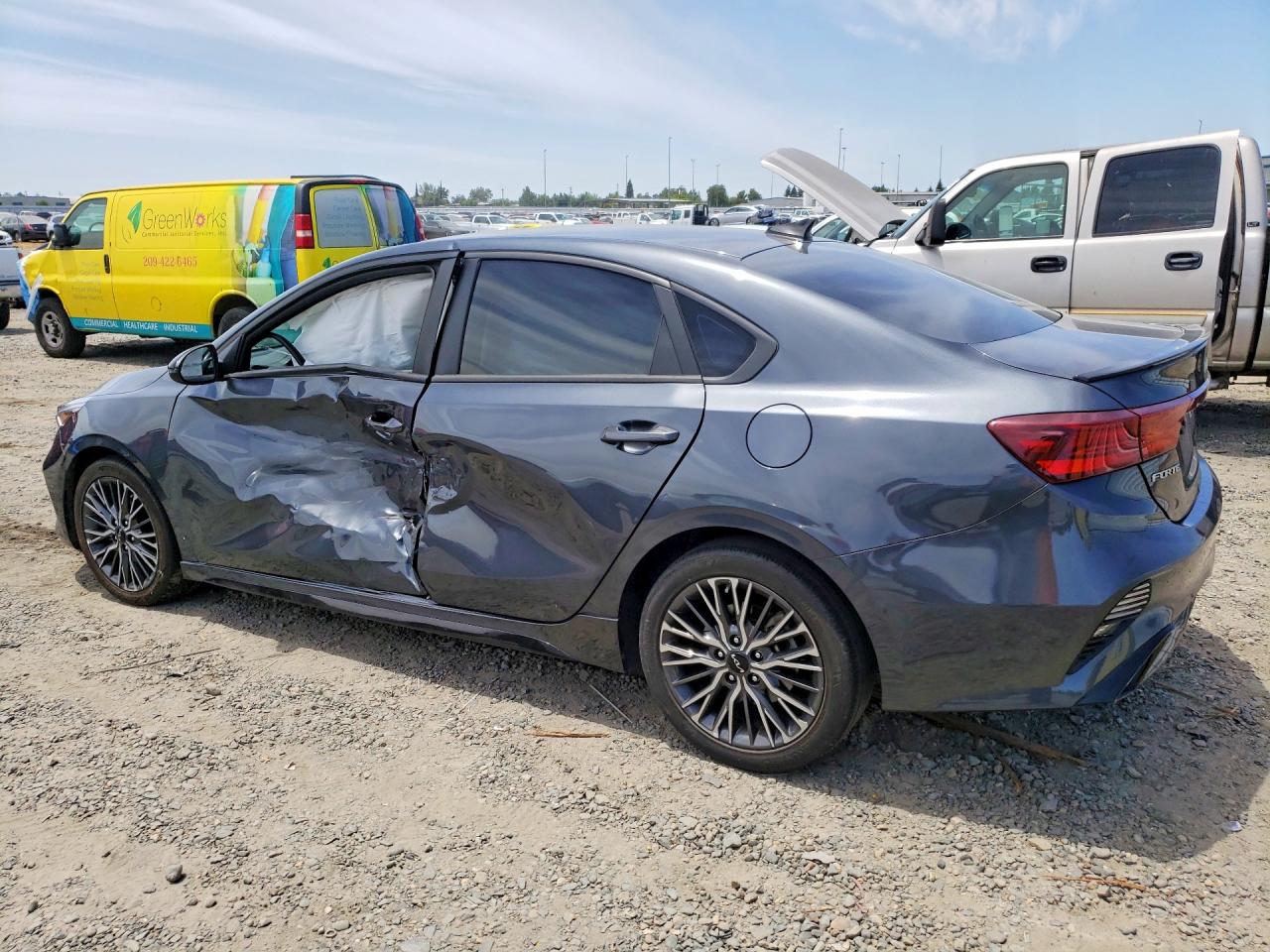 2023 KIA FORTE GT LINE — снимка 2
