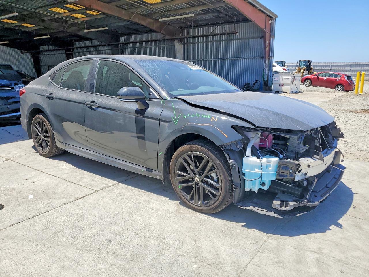 2025 TOYOTA CAMRY SE — снимка 4