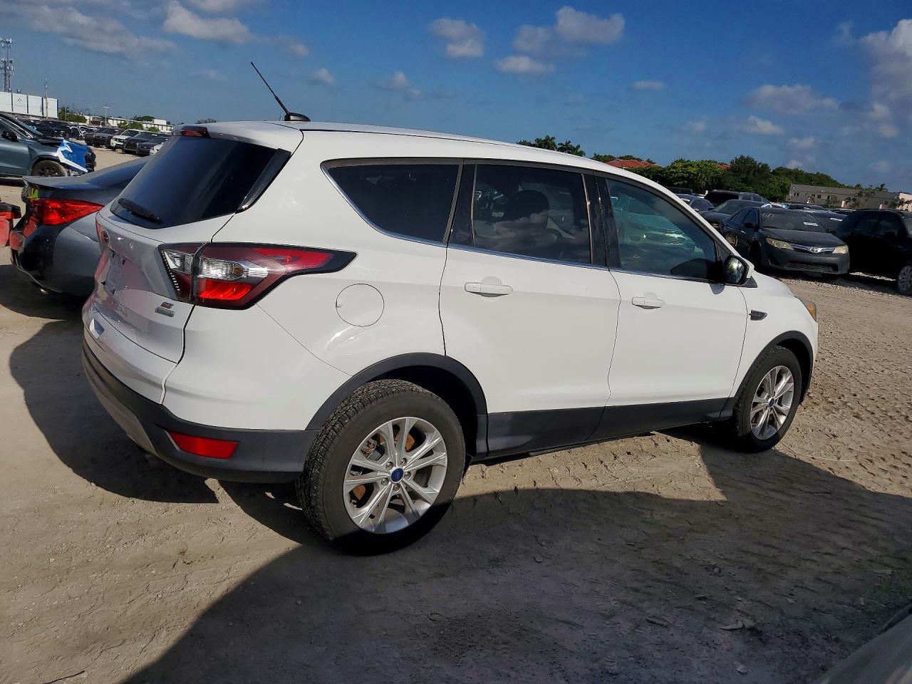 2017 FORD ESCAPE SE — снимка 3