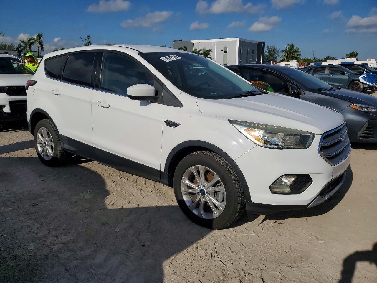 2017 FORD ESCAPE SE — снимка 4