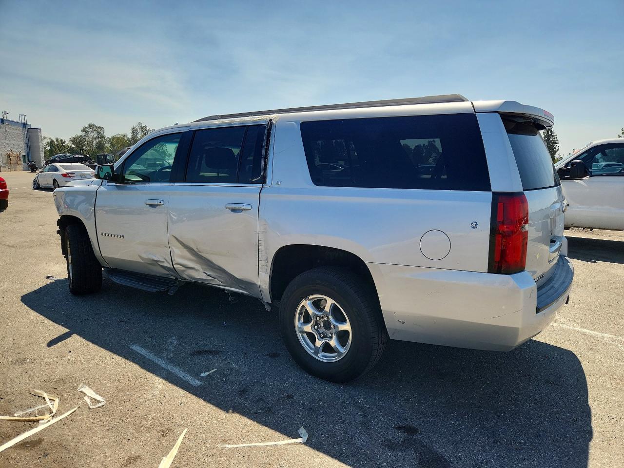 2019 CHEVROLET SUBURBAN C1500 LT — снимка 2