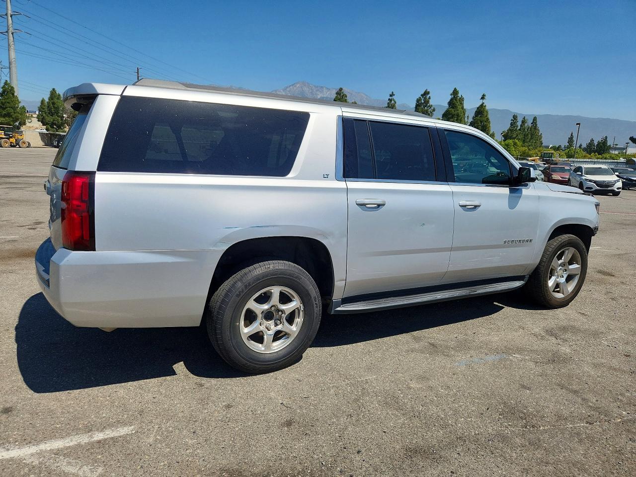 2019 CHEVROLET SUBURBAN C1500 LT — снимка 3