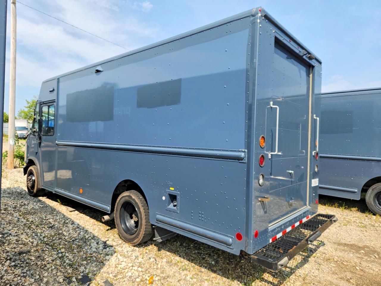 2020 FORD F59 — снимка 2