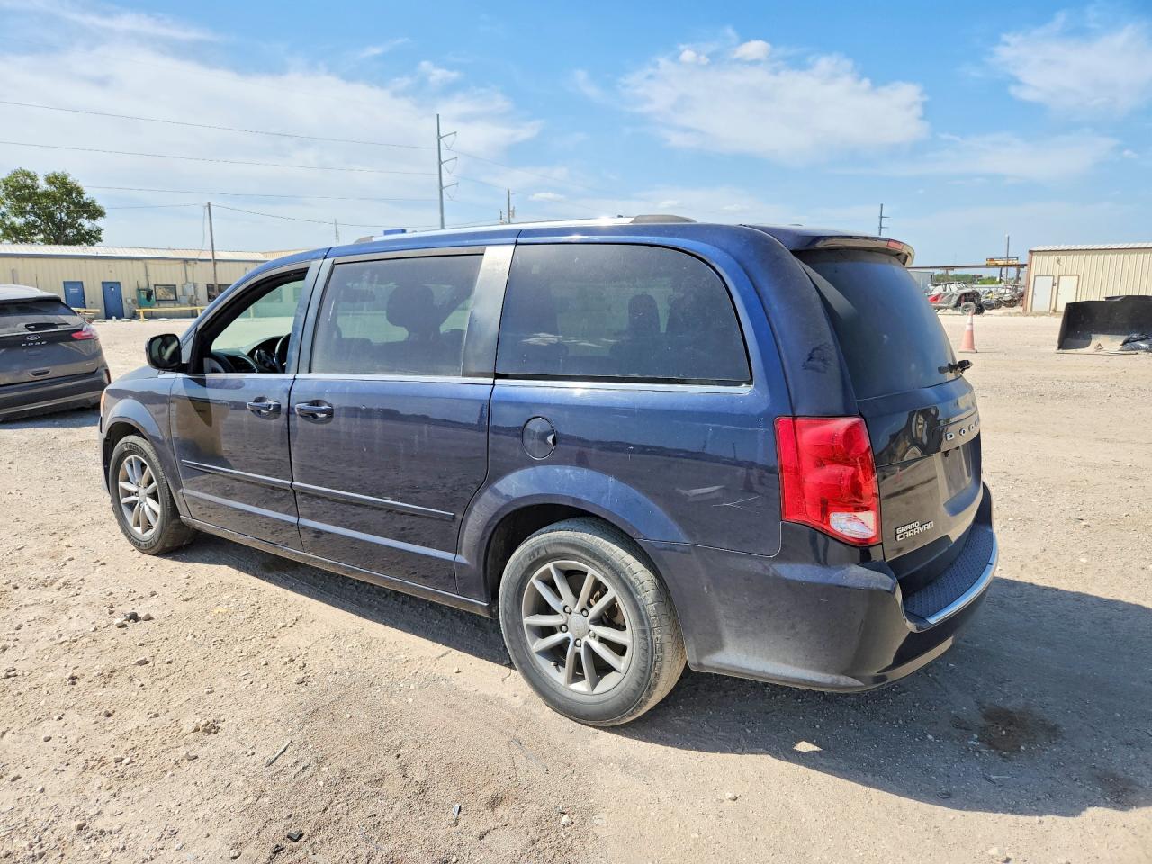 2015 DODGE GRAND CARAVAN SXT — снимка 2