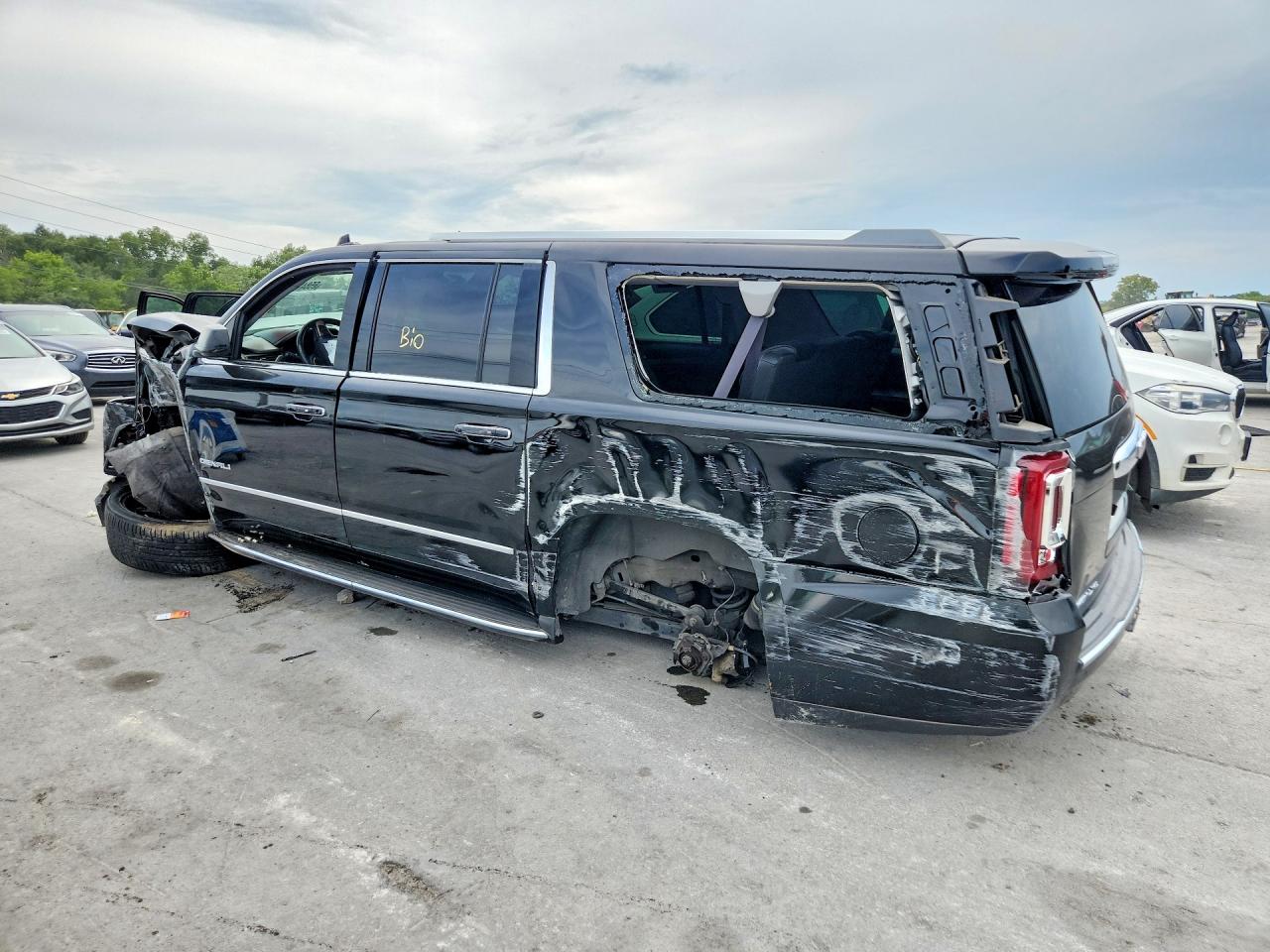 2017 GMC YUKON XL DENALI — снимка 2