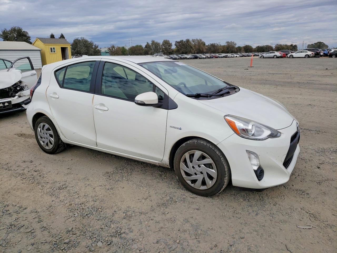 2015 TOYOTA PRIUS C ONE — снимка 4