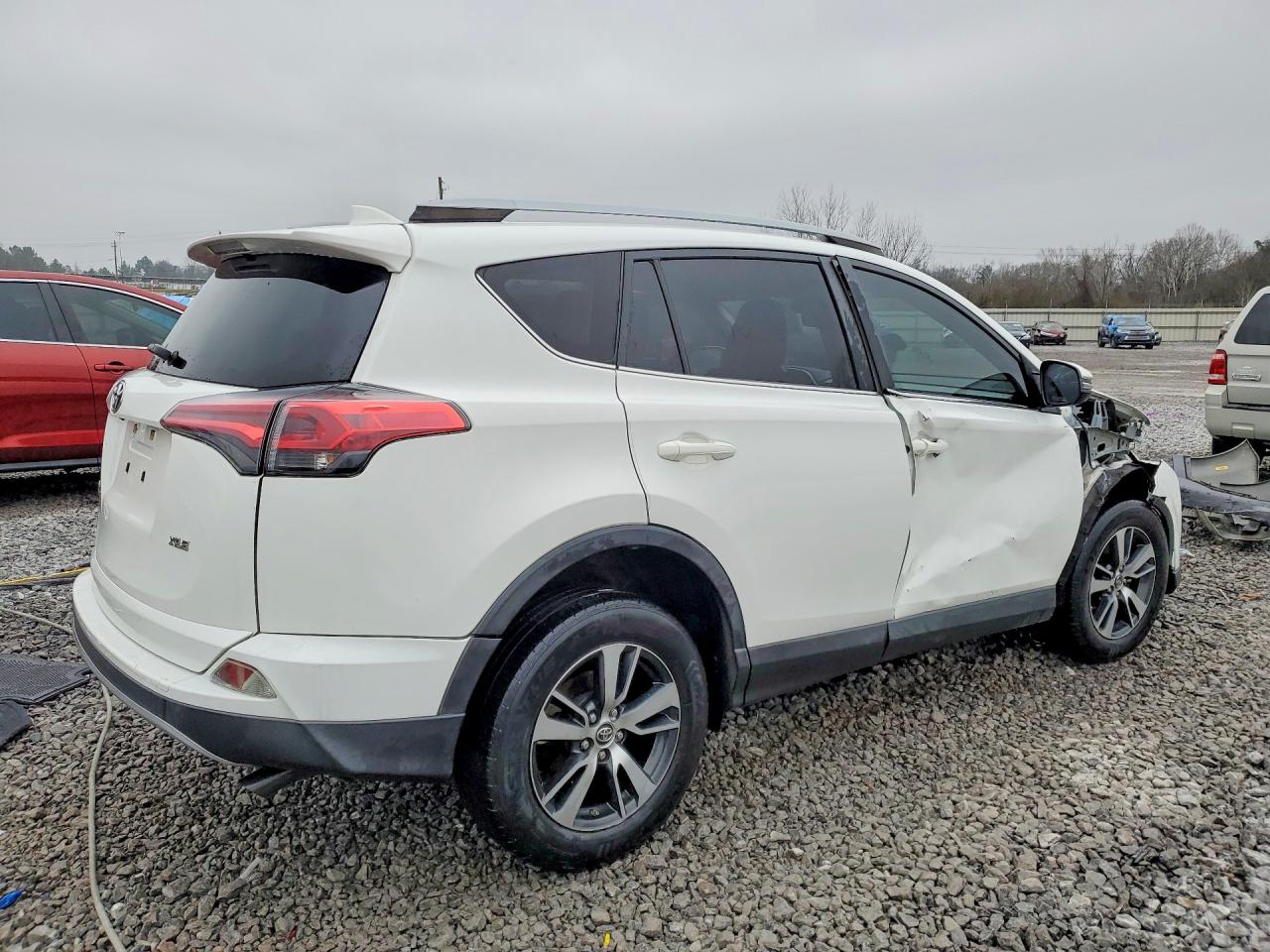 2018 TOYOTA RAV4 XLE — снимка 3