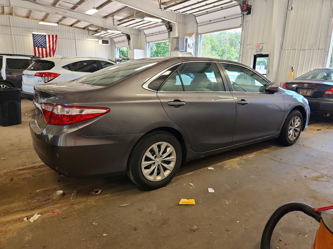 2015 TOYOTA CAMRY LE — снимка 3