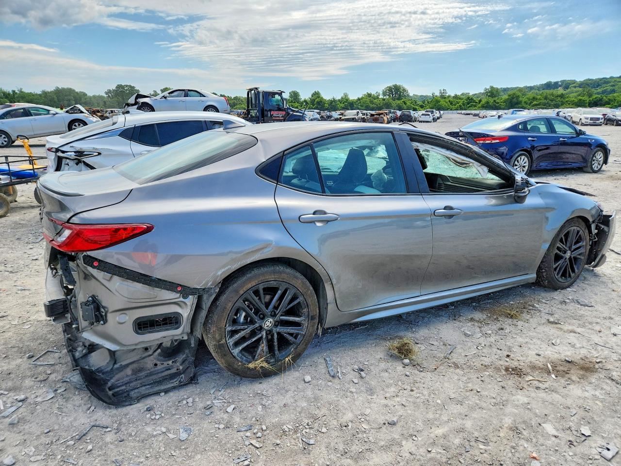2025 TOYOTA CAMRY SE — снимка 3