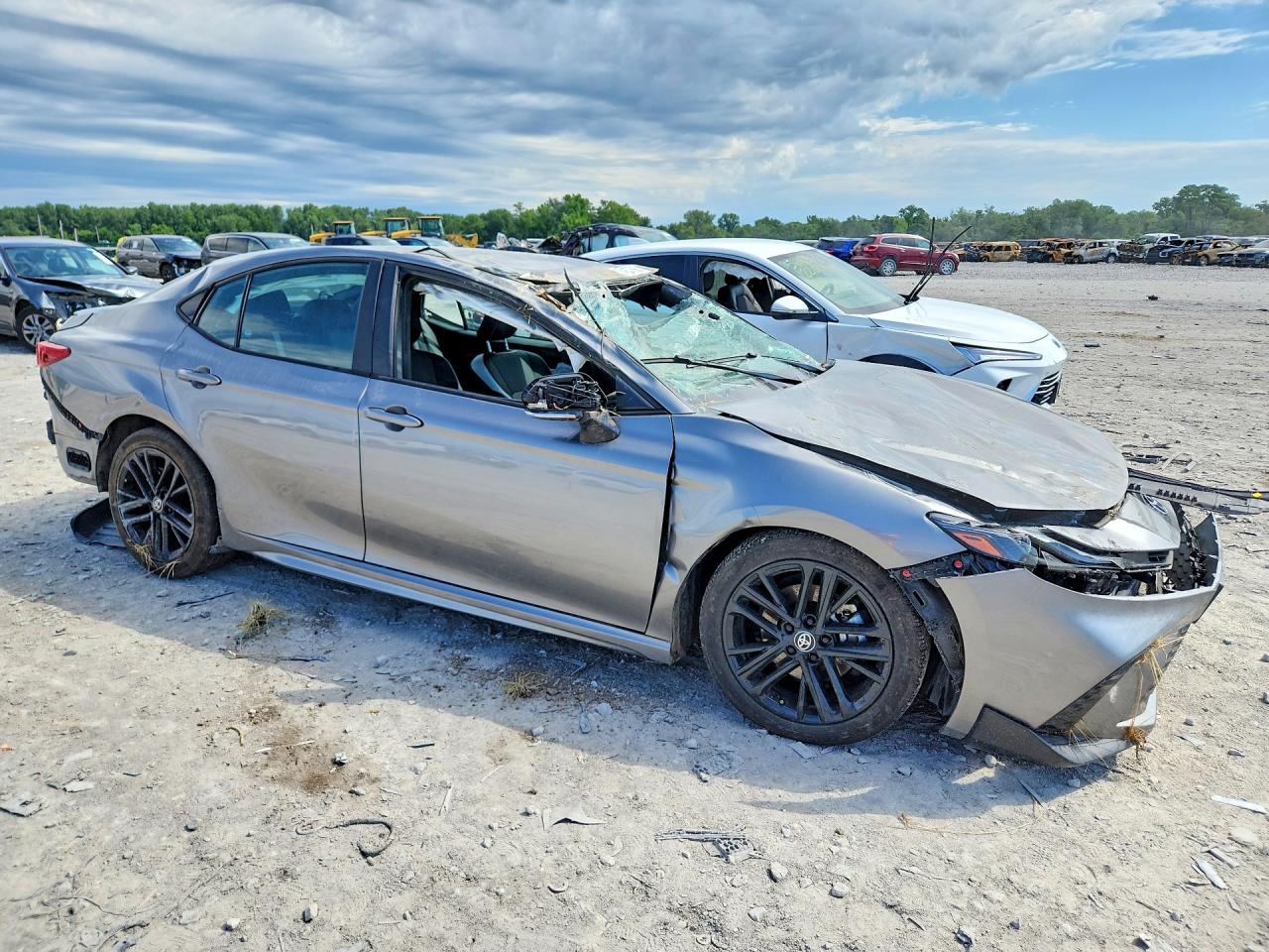 2025 TOYOTA CAMRY SE — снимка 4