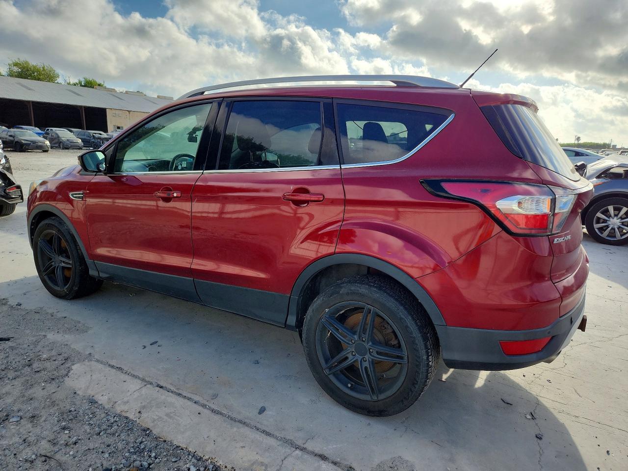 2017 FORD ESCAPE TITANIUM — снимка 2