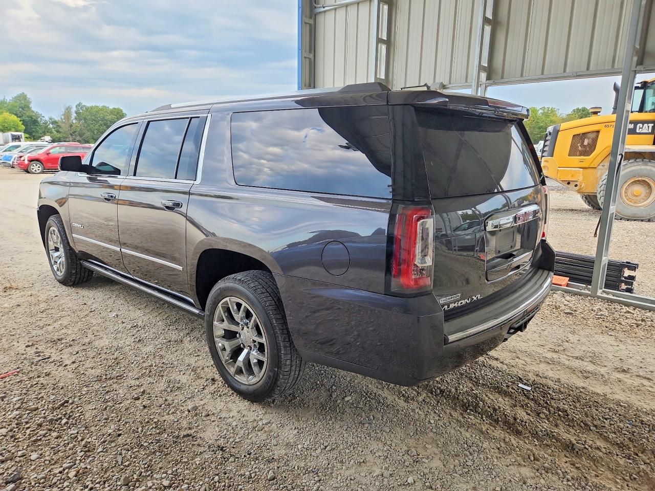 2017 GMC YUKON XL DENALI — снимка 2