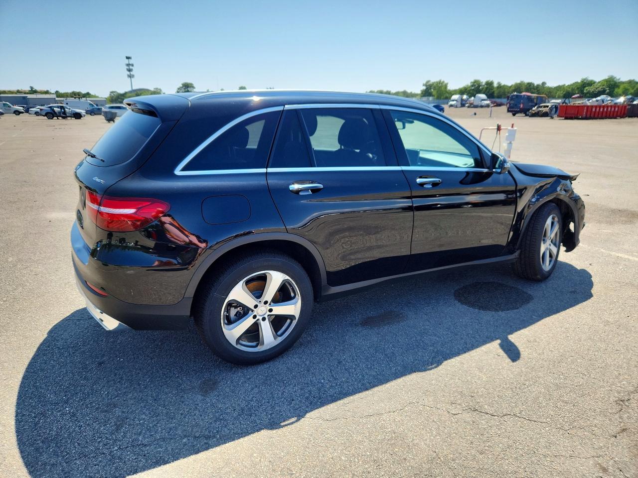 2017 MERCEDES-BENZ GLC 300 4MATIC — снимка 3