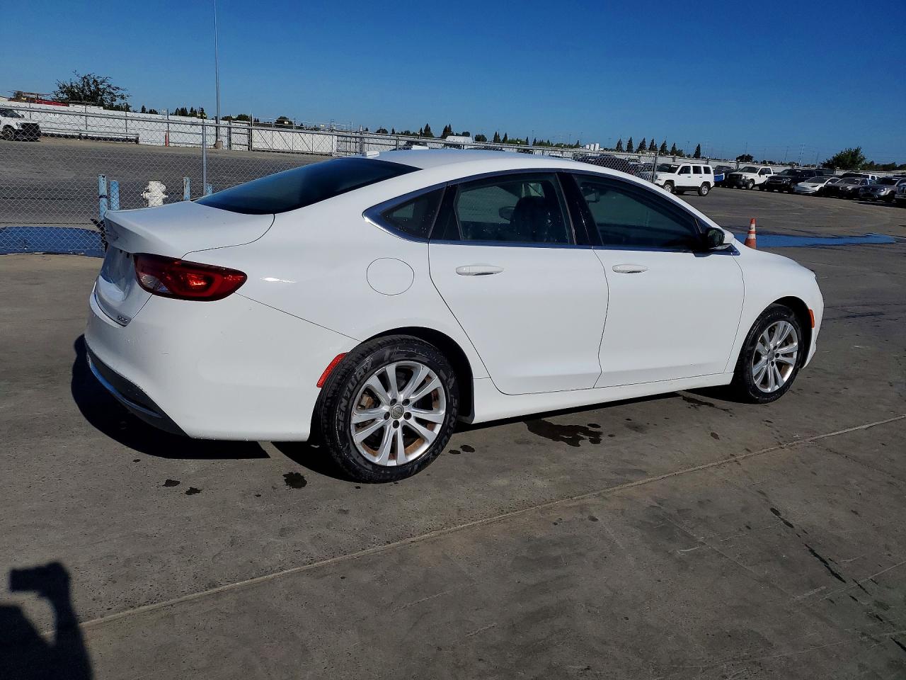 2016 CHRYSLER 200 LIMITED — снимка 3