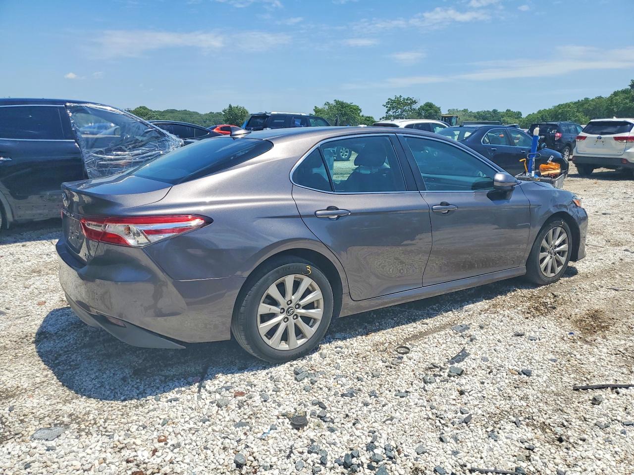 2020 TOYOTA CAMRY LE — снимка 3