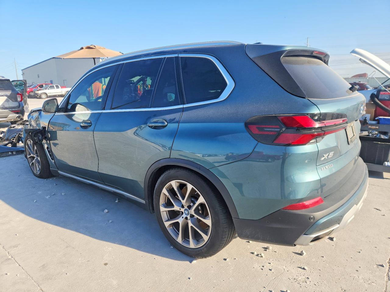 2025 BMW X5 XDRIVE50E — снимка 2