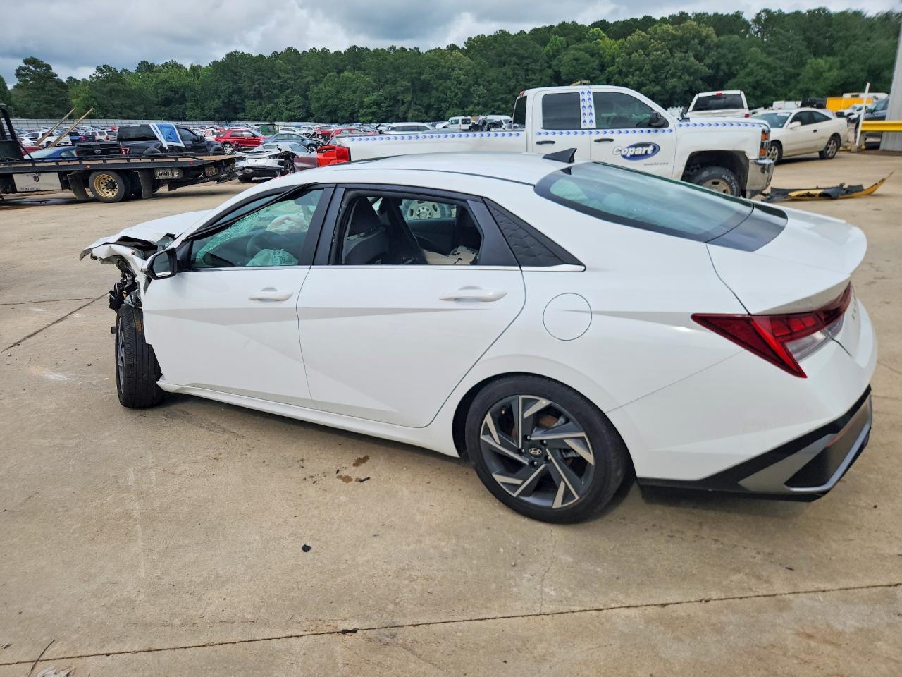 2025 HYUNDAI ELANTRA LIMITED — снимка 2