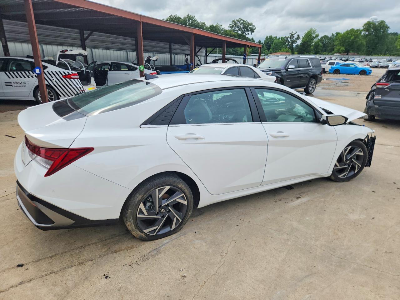 2025 HYUNDAI ELANTRA LIMITED — снимка 3