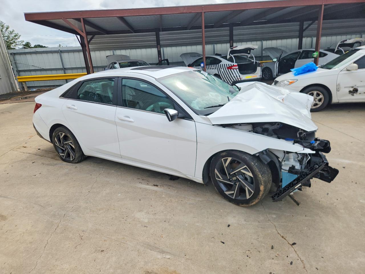 2025 HYUNDAI ELANTRA LIMITED — снимка 4