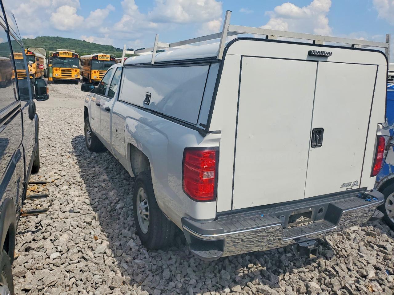 2018 CHEVROLET SILVERADO C2500 HEAVY DUTY — снимка 2