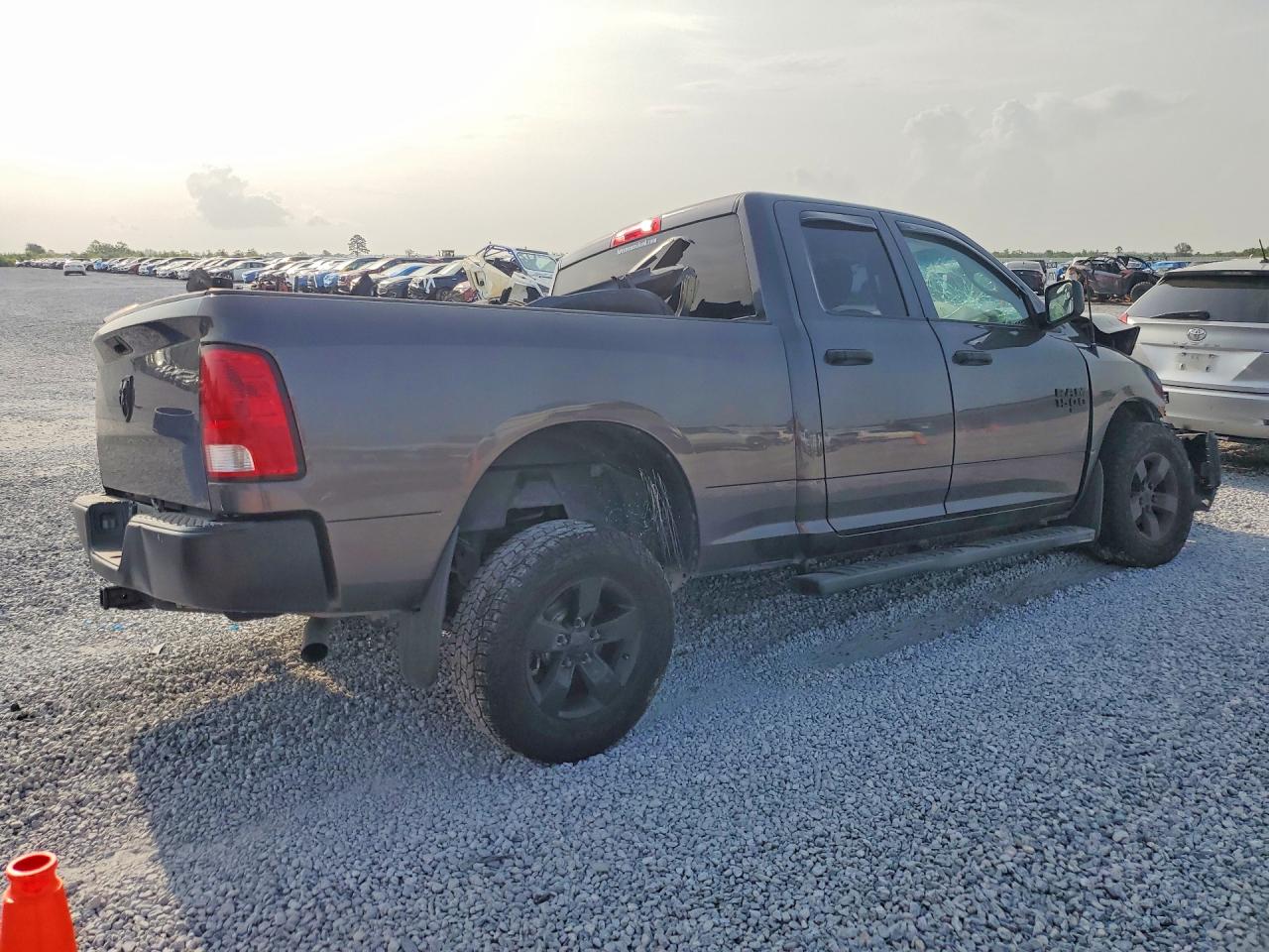 2022 RAM 1500 CLASSIC TRADESMAN — снимка 3