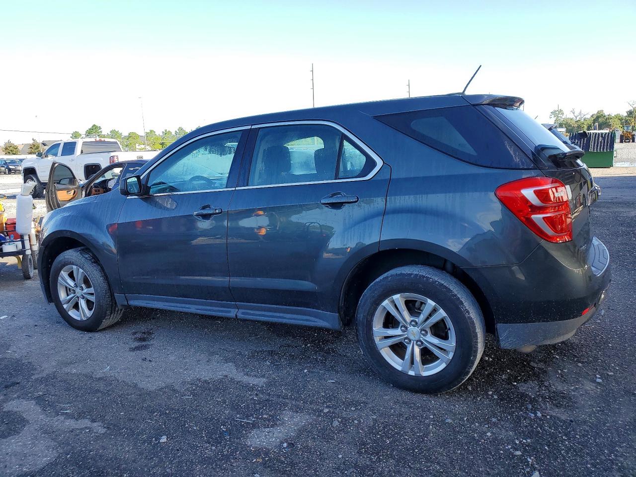 2017 CHEVROLET EQUINOX LS — снимка 2
