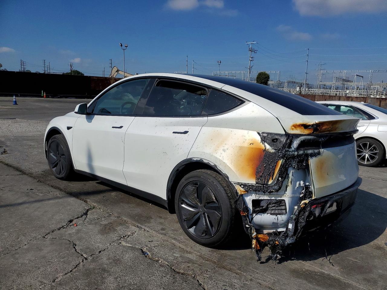 2026 TESLA MODEL Y — снимка 2
