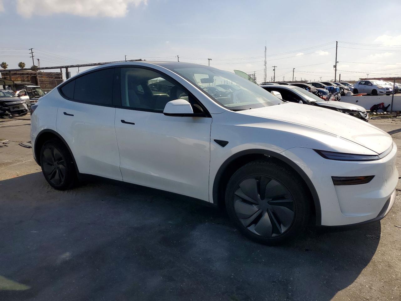 2026 TESLA MODEL Y — снимка 4