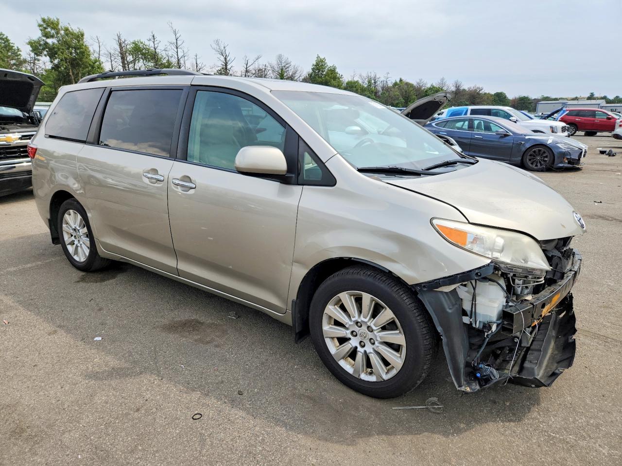 2015 TOYOTA SIENNA XLE 7-PASSENGER — снимка 4