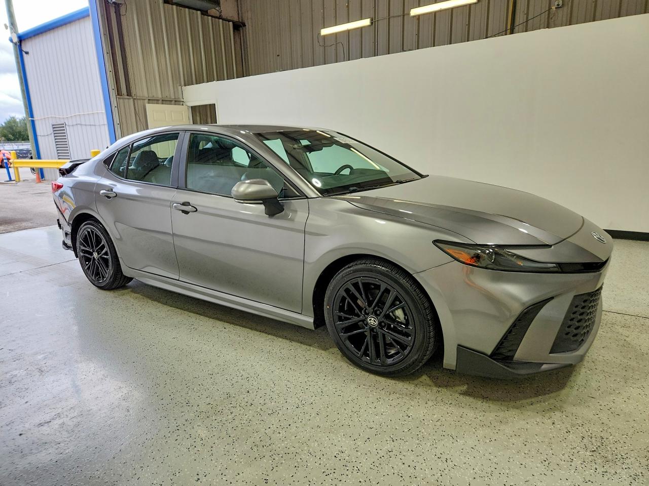 2025 TOYOTA CAMRY SE — снимка 4
