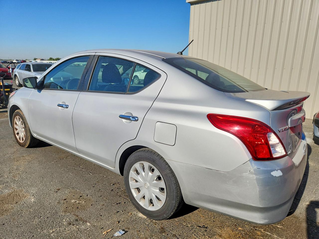 2017 NISSAN VERSA 1.6 SV — снимка 2